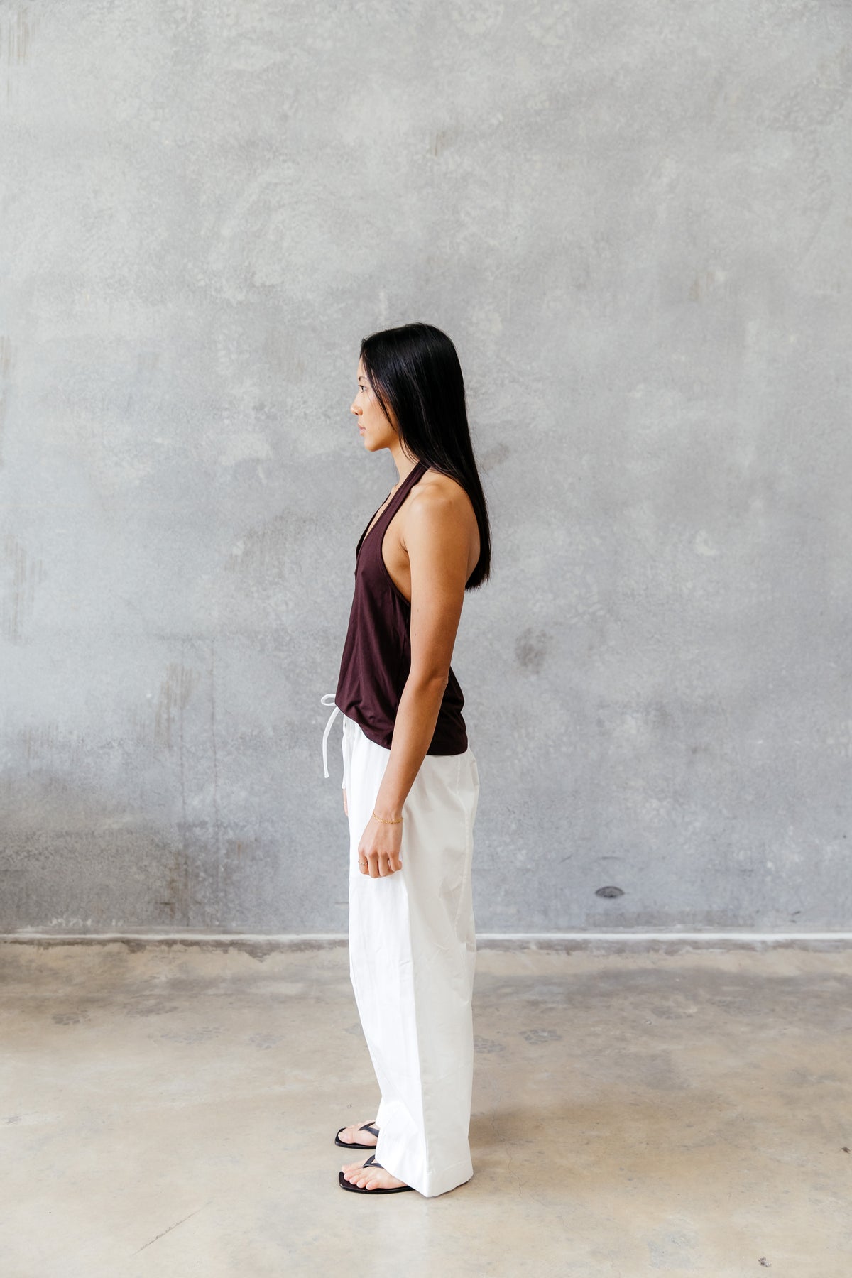 01 VNECK CHOCOLATE