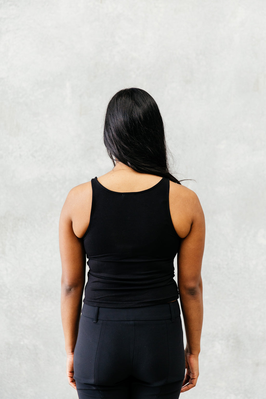 01 TANK BLACK