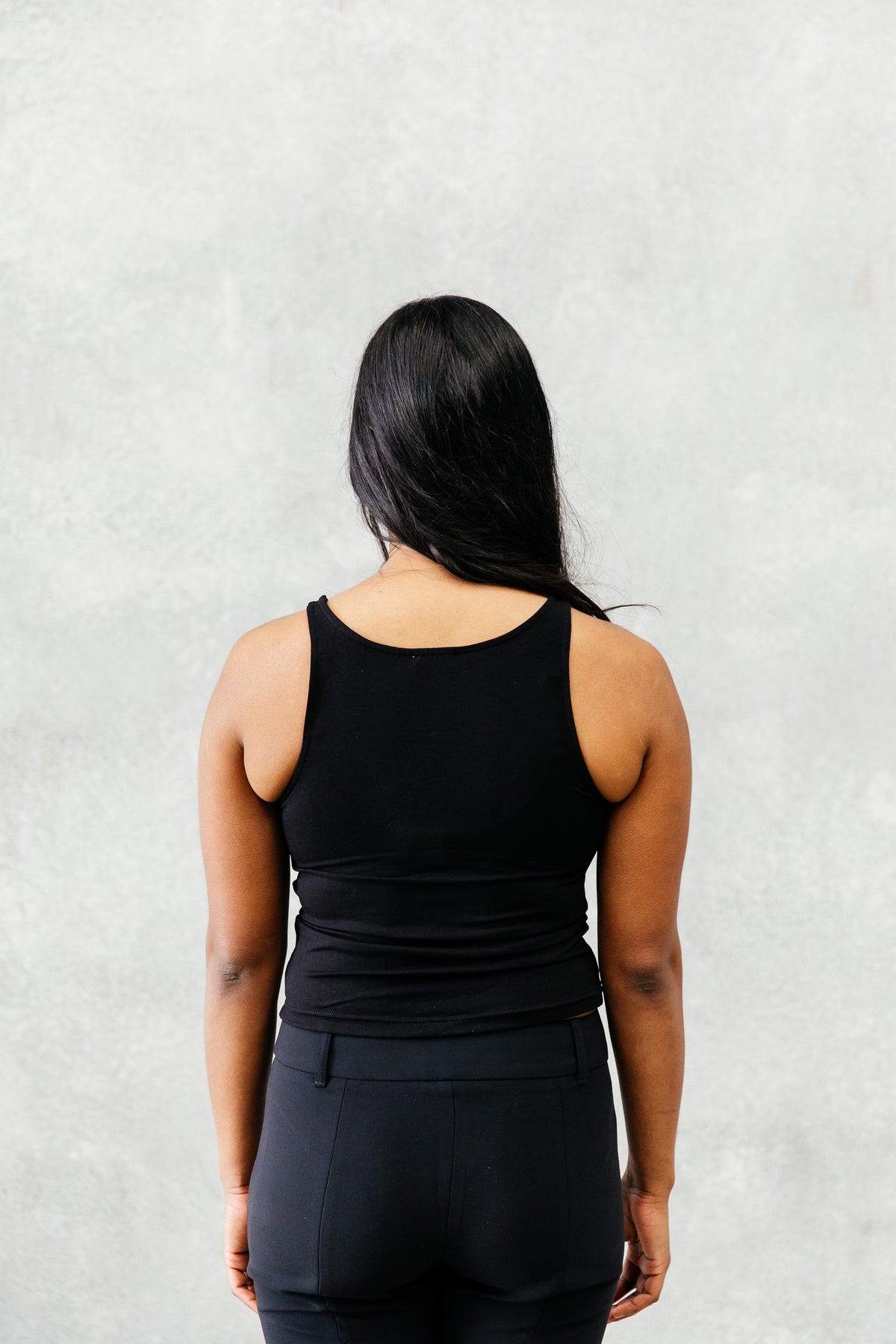 01 TANK BLACK