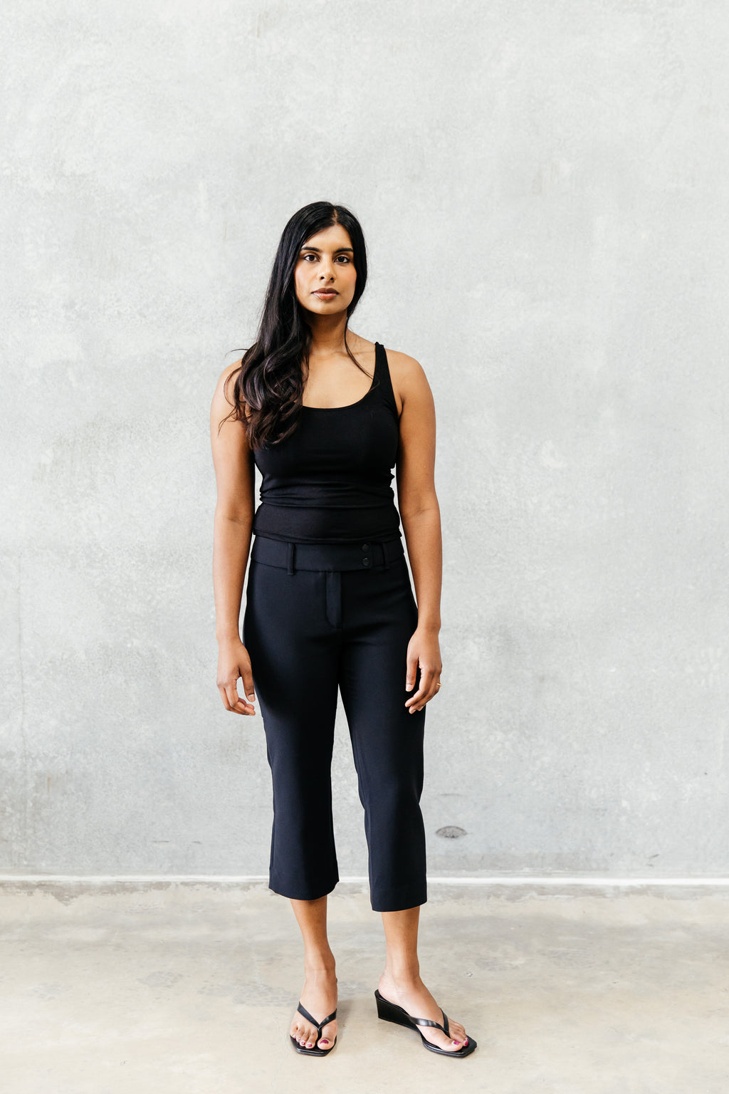 01 TANK BLACK